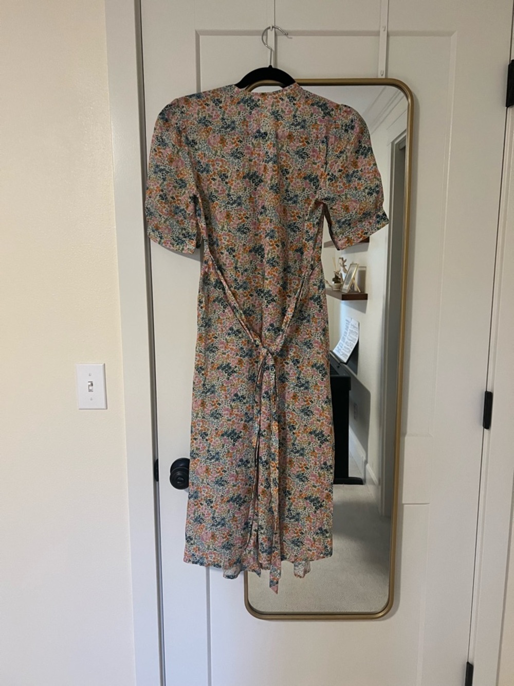 Doen Floral Maxi Dress in Cream with Blue & Pink Bouquet Print - Picture 3 of 10